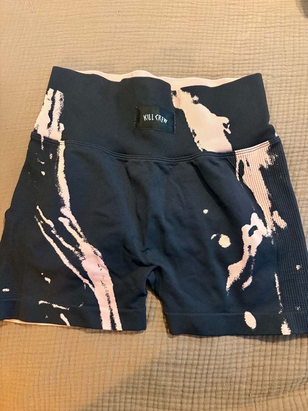 Kill Crew Seamless Splatter Biker Shorts - Black / Rosé